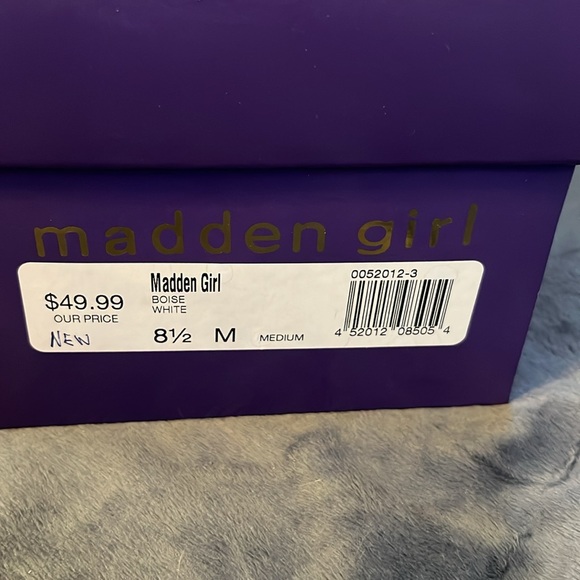 MADDEN GIRL SZ 8 1/2 nib white sandals - Picture 5 of 5